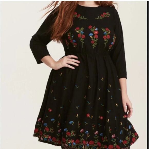 Torrid Black Embroidered Floral Challis Skater Dress womens plus size 2x - Picture 1 of 10